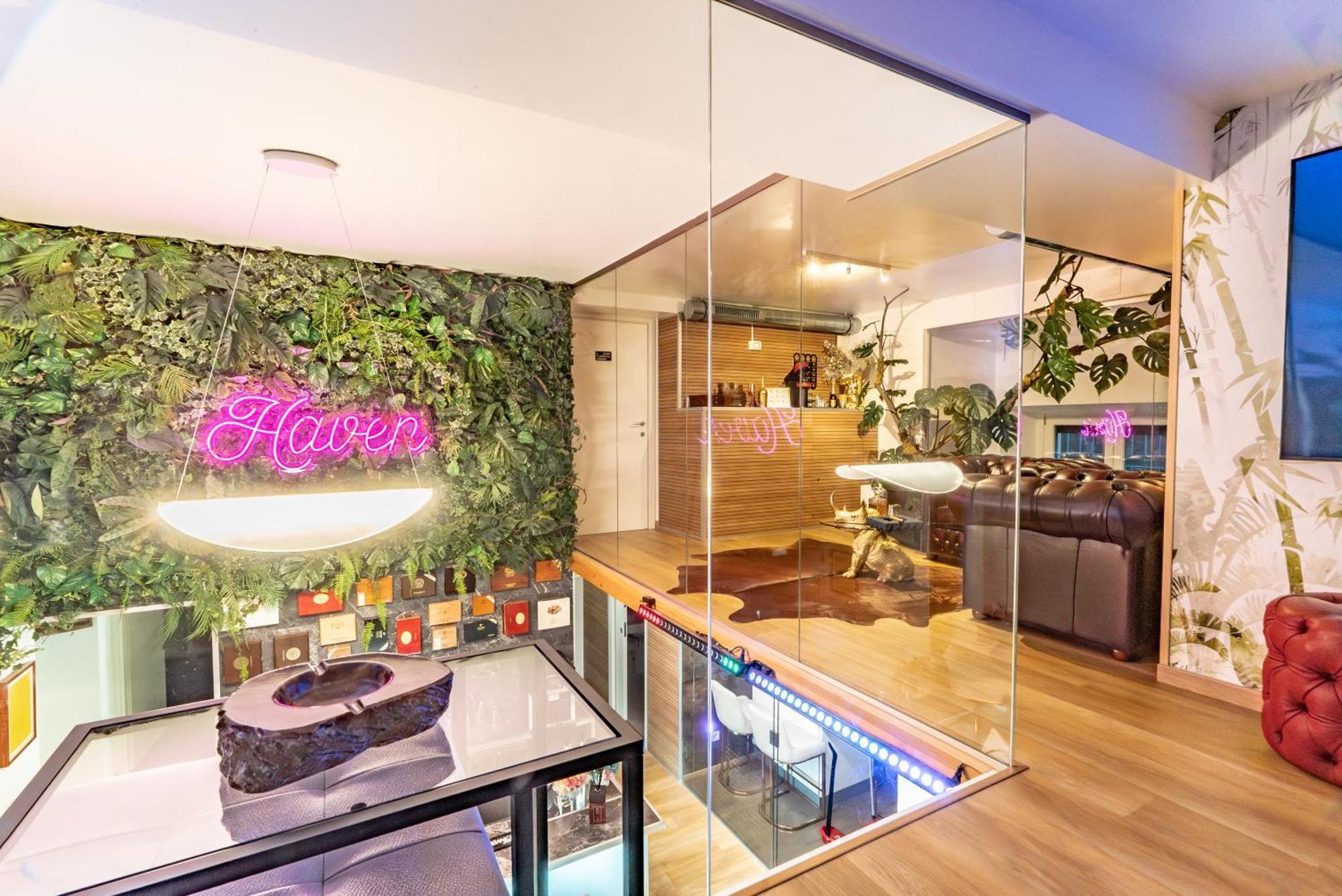 Luxe & Central Haven - Jacuzzi, Sauna, Steam, Private Parking Como Bagian luar foto