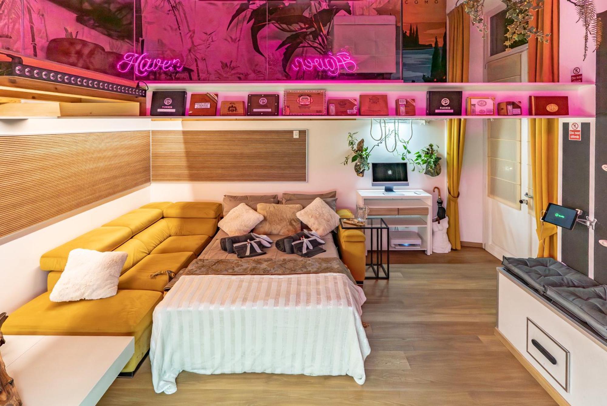 Luxe & Central Haven - Jacuzzi, Sauna, Steam, Private Parking Como Bagian luar foto