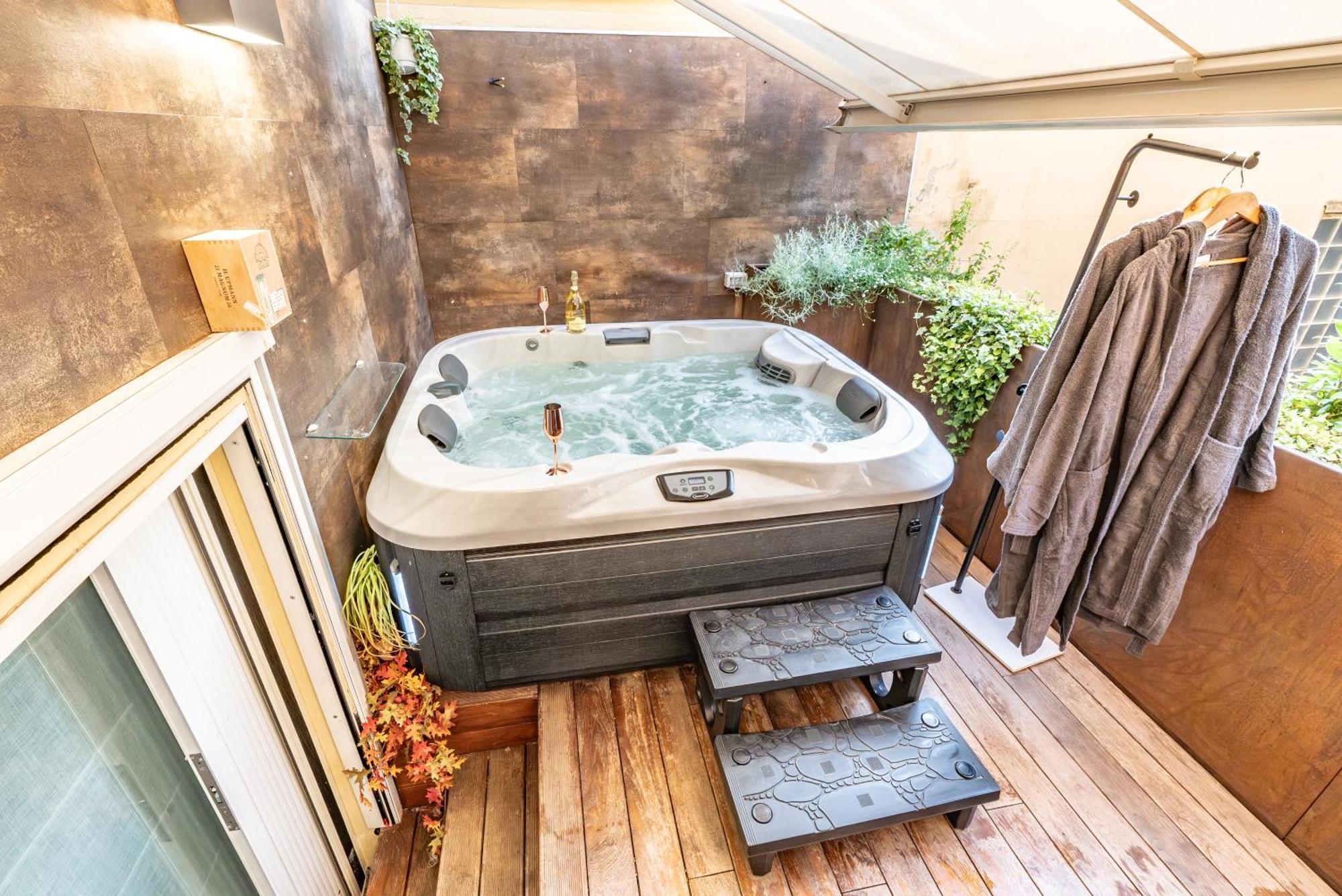 Luxe & Central Haven - Jacuzzi, Sauna, Steam, Private Parking Como Bagian luar foto