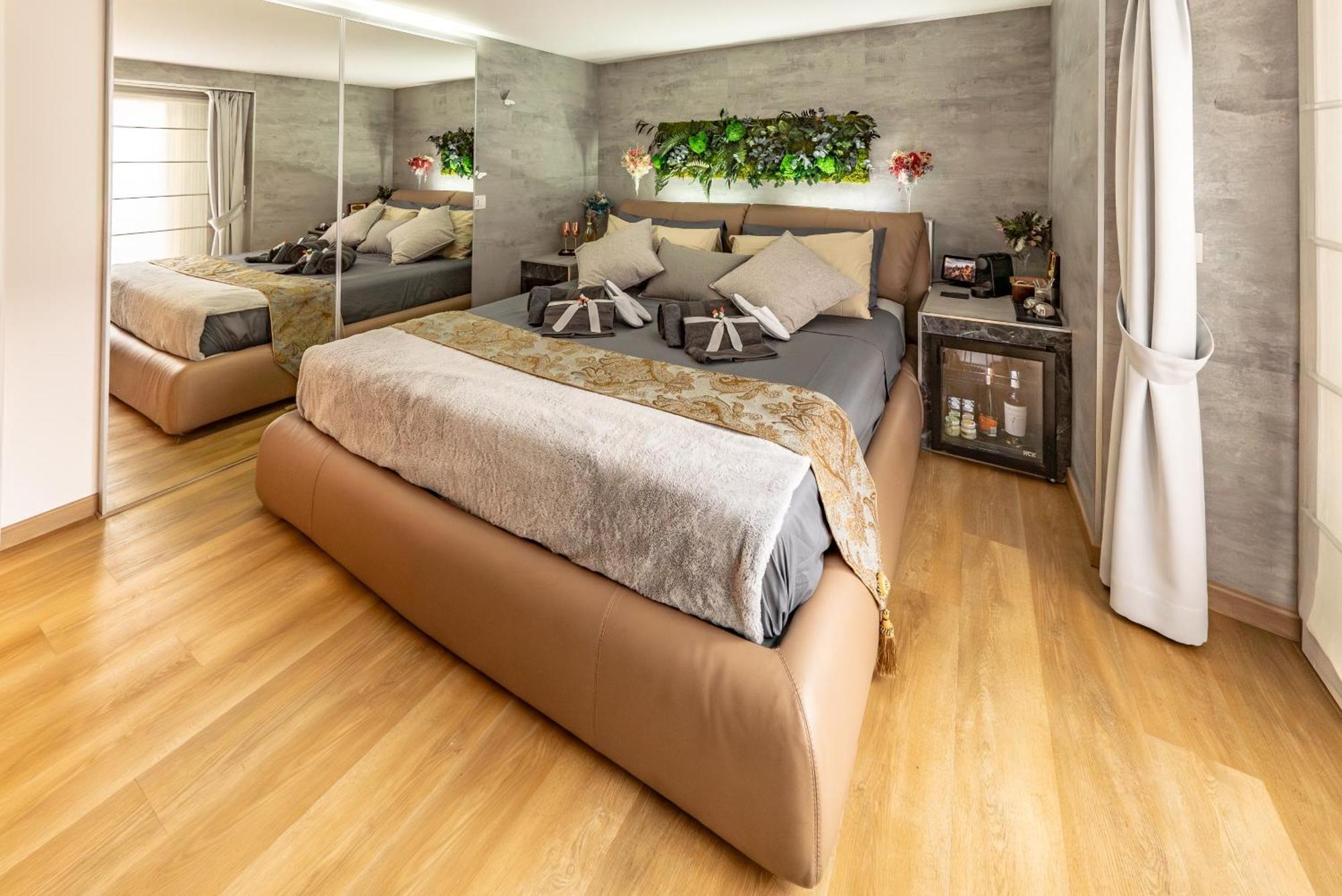 Luxe & Central Haven - Jacuzzi, Sauna, Steam, Private Parking Como Bagian luar foto