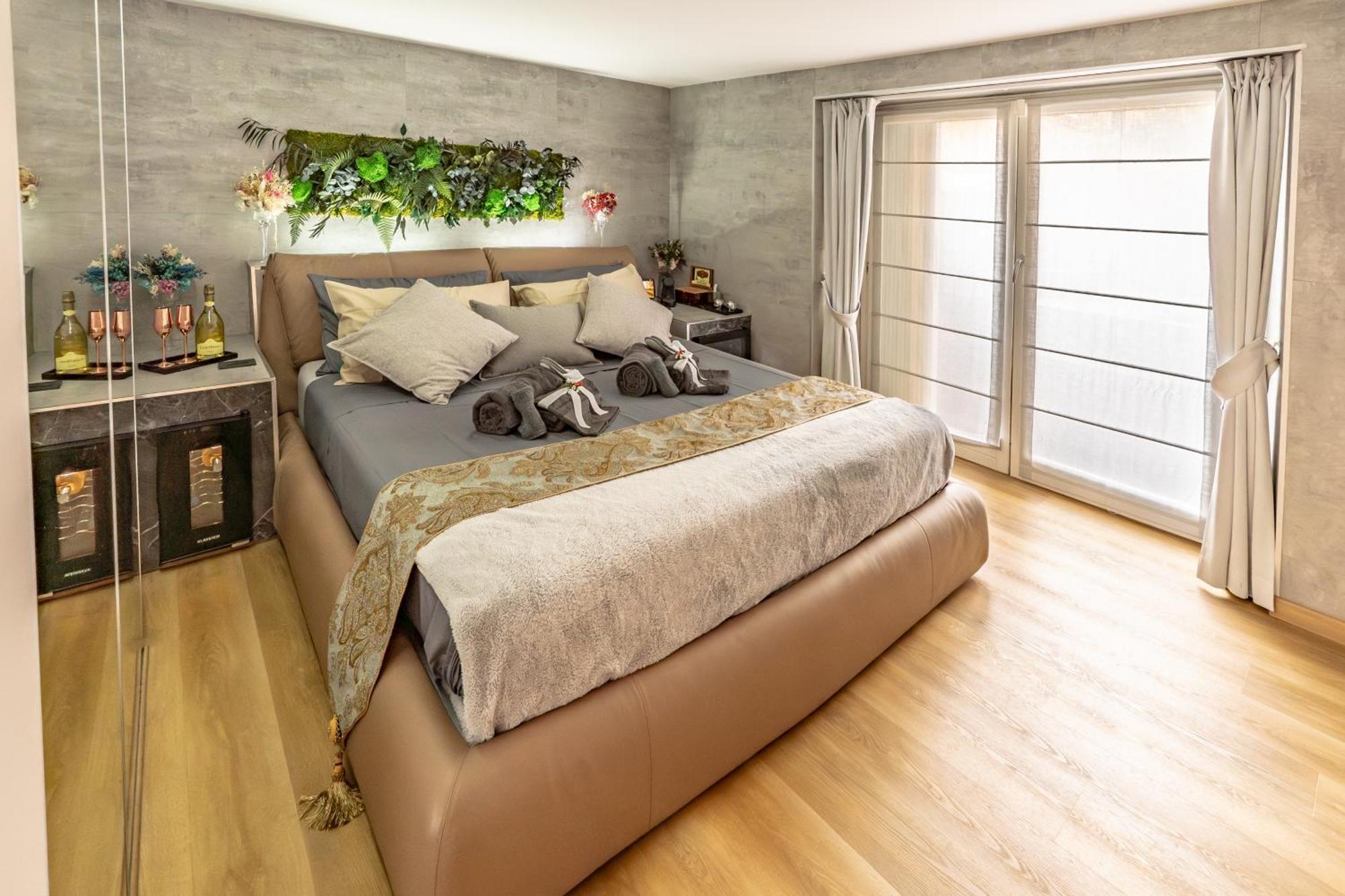 Luxe & Central Haven - Jacuzzi, Sauna, Steam, Private Parking Como Bagian luar foto