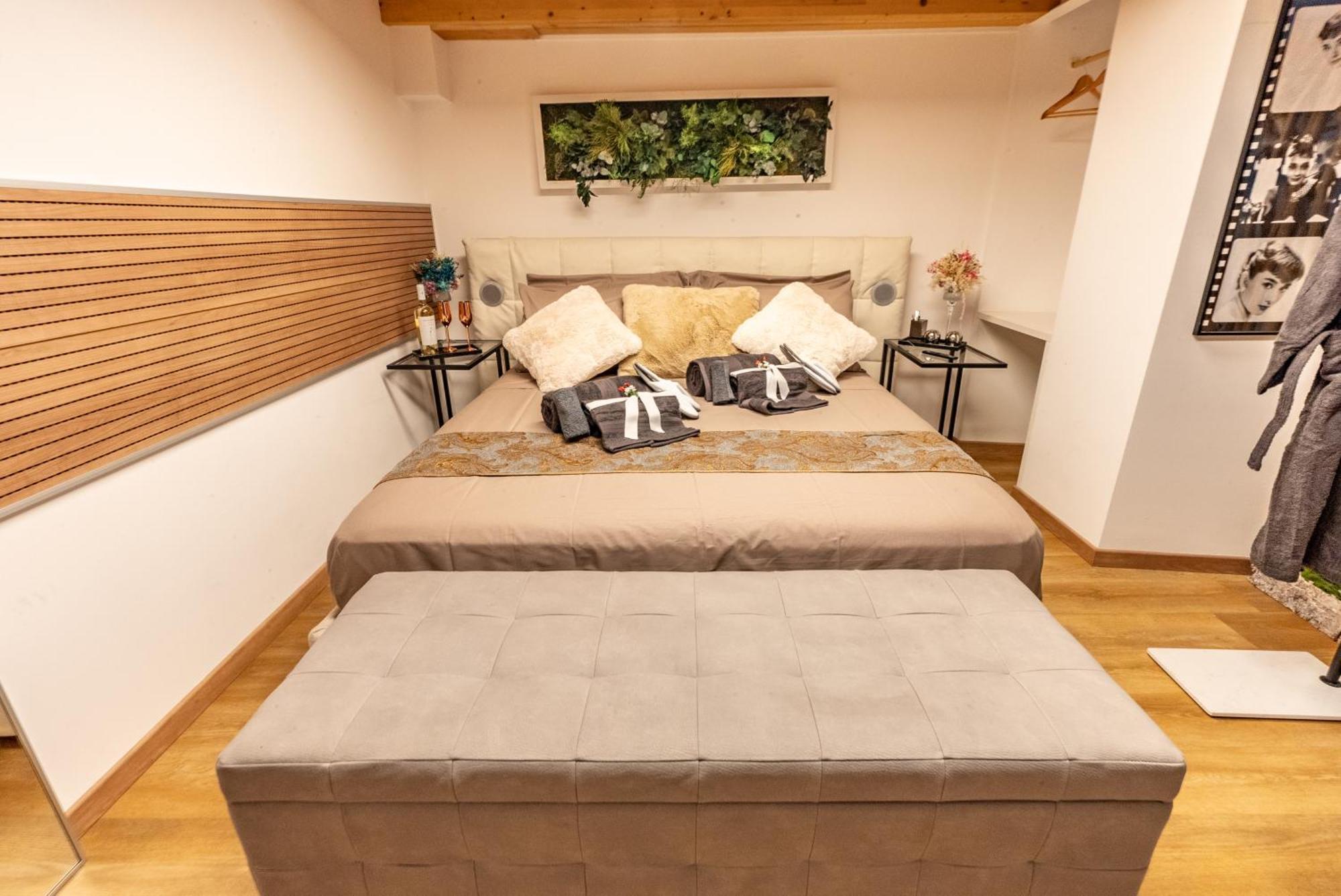 Luxe & Central Haven - Jacuzzi, Sauna, Steam, Private Parking Como Bagian luar foto