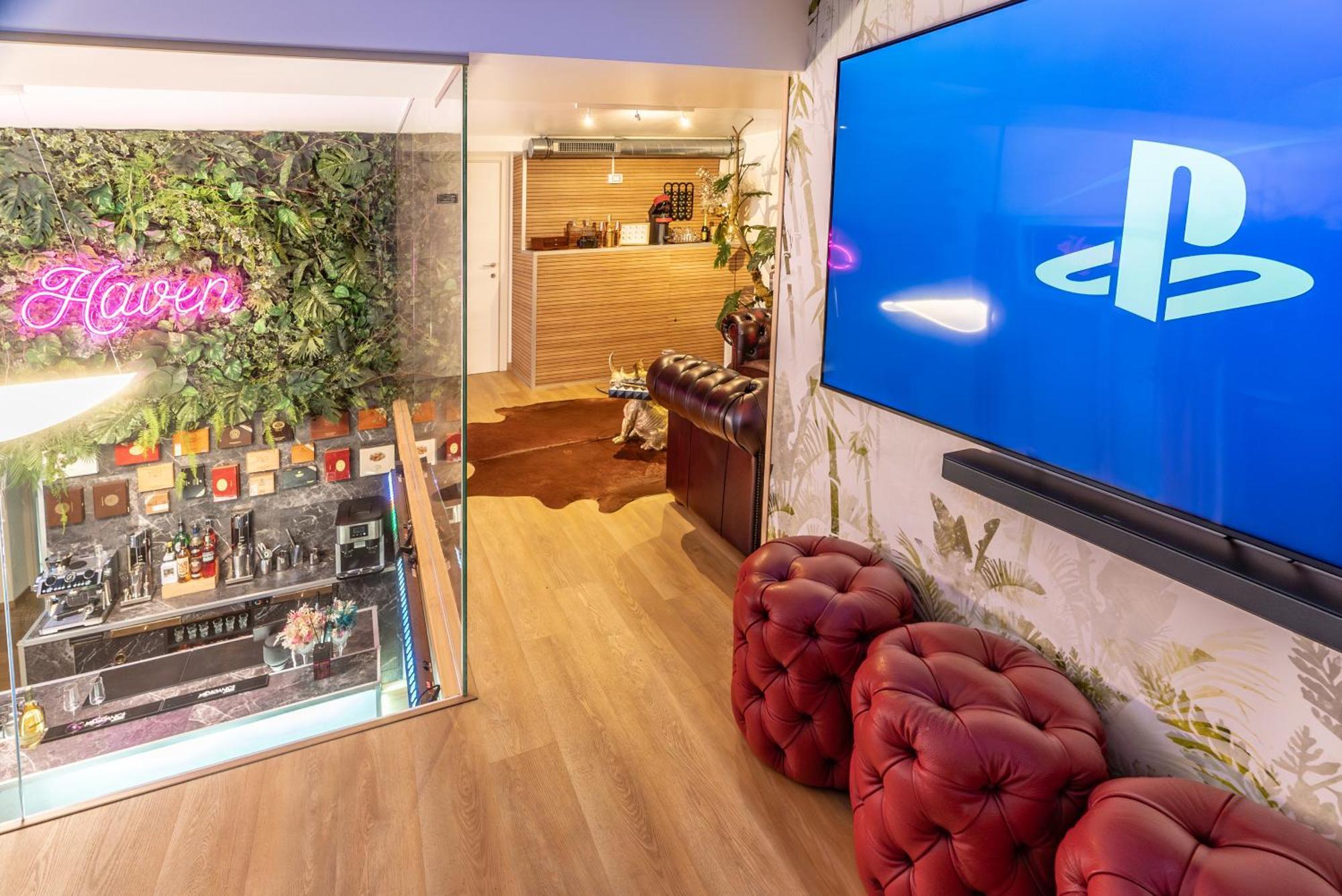 Luxe & Central Haven - Jacuzzi, Sauna, Steam, Private Parking Como Bagian luar foto