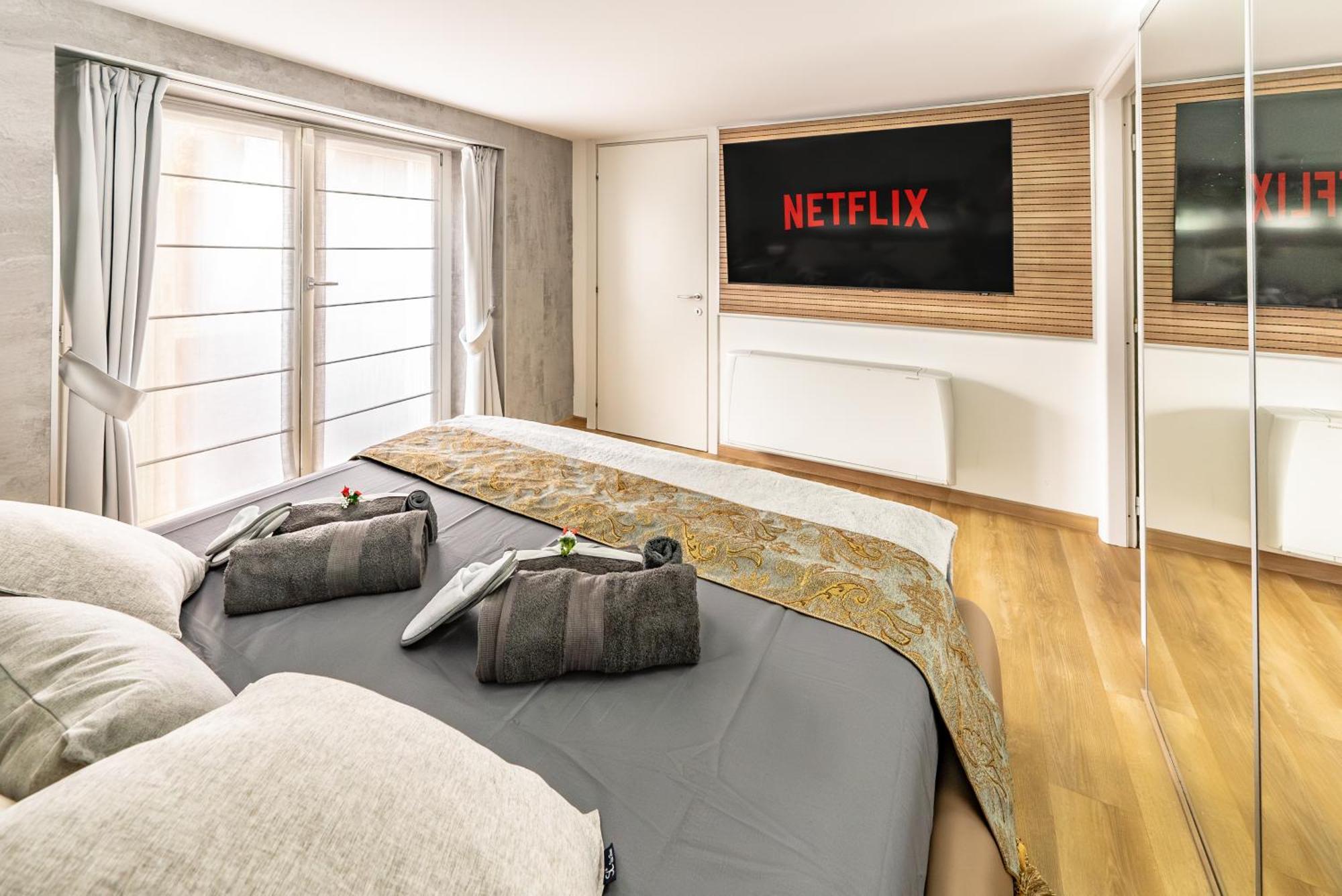 Luxe & Central Haven - Jacuzzi, Sauna, Steam, Private Parking Como Bagian luar foto