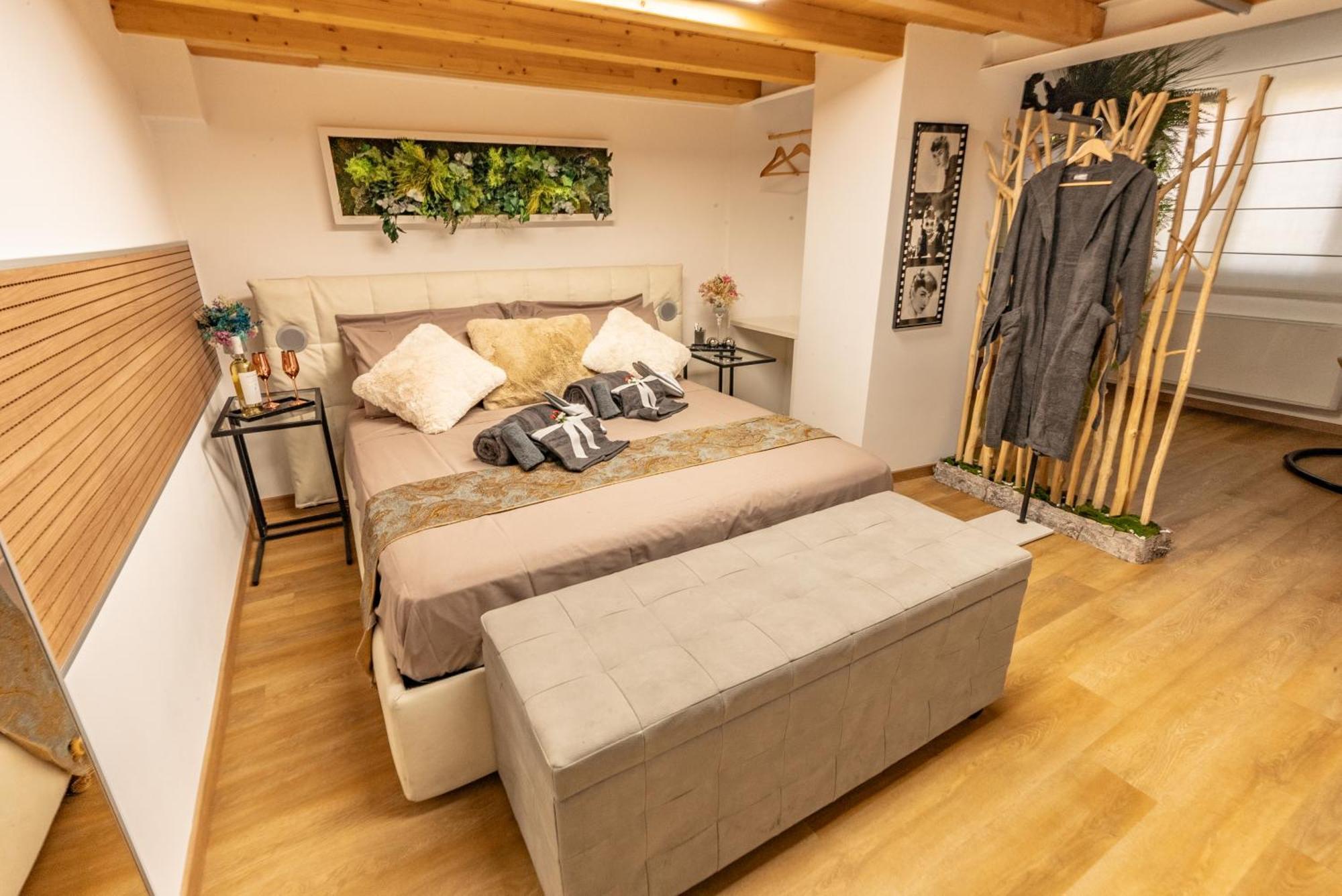 Luxe & Central Haven - Jacuzzi, Sauna, Steam, Private Parking Como Bagian luar foto